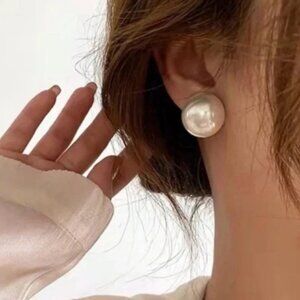 *Popular* Pearl Statement Earrings